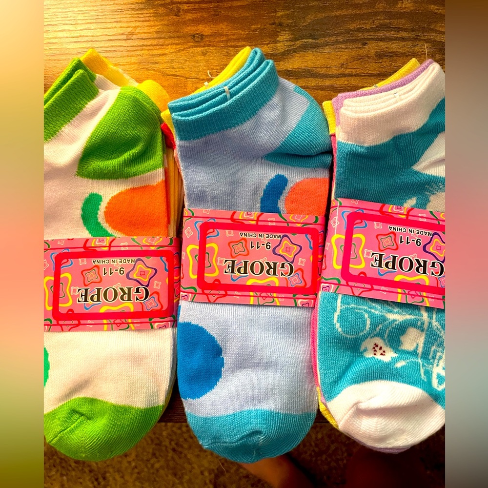 9 Pairs of Colorful Design Ankle Socks Brand New